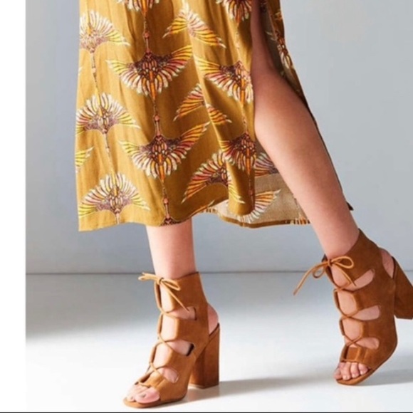 NEW Urban Outfitters Ginger Suede Lace-Up Heels - Picture 1 of 15